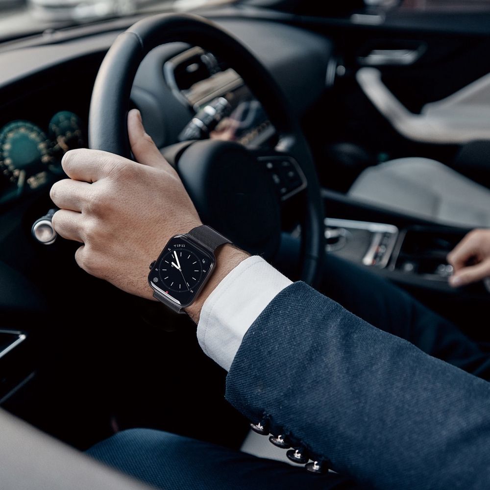 Kellarihm Dux Ducis Milanese Apple Watch 42 / 44 / 45 / 49 mm (must) Kellarihm Dux Ducis Milanese Apple Watch 42 / 44 / 45 / 49 mm (must)