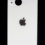 Varuosa iPhone 13 tagumine klaas suurema avaga kaamera jaoks (valge)